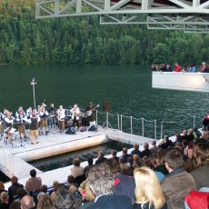 Koncert na odru na jezeru "Seebühne"