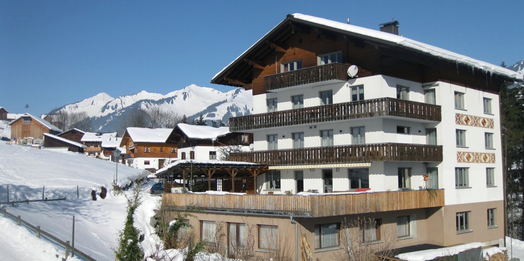 Haus Küng im Winter