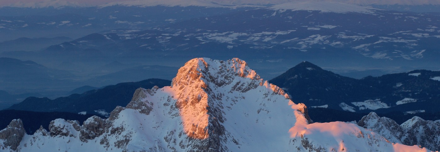 Ojstrica (2350 m) v sončnem zahodu